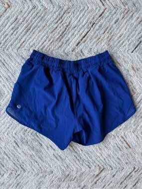 Lululemon Hotty Hot Low-Rise Lined Shorts 4”